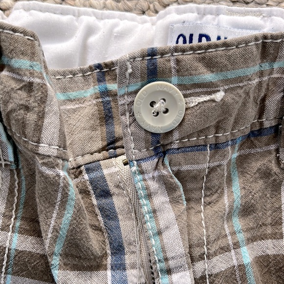 Old Navy Size 8, Boy, plaid cargo short, EUC - Picture 5 of 8